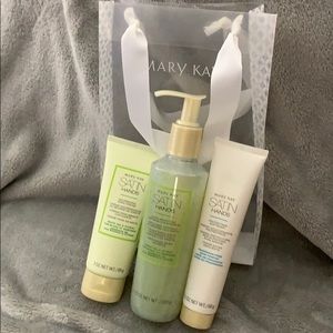 Mary Kay Satin Hands Set White tea and Citrus